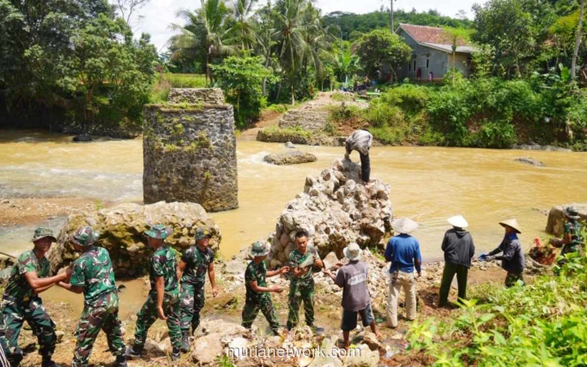 TNI Rampungkan Jembatan Gantung 80 Meter di Sukabumi, Akses Warga Dipulihkan