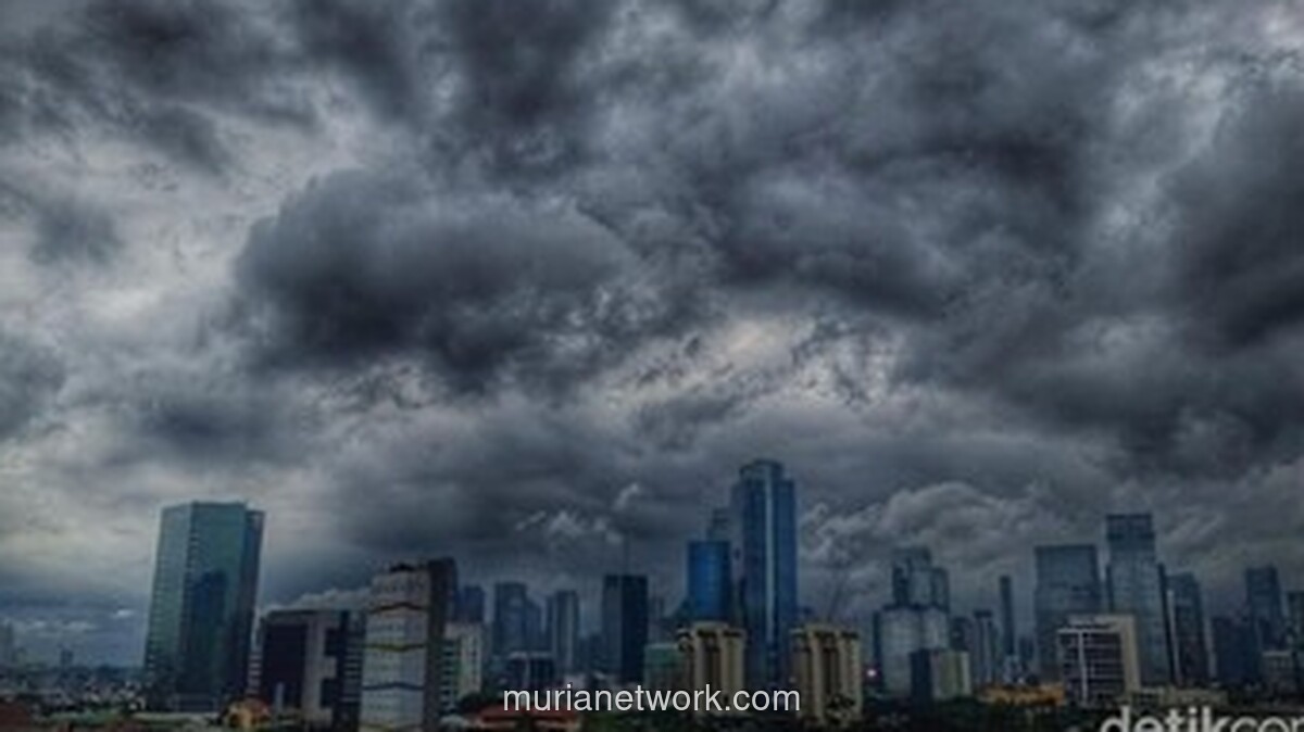 BMKG Prediksi Hujan Lebat dan Angin Kencang Landa Libur Nataru 2025/2026