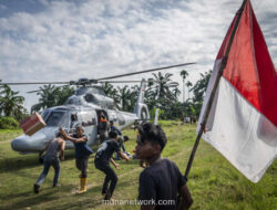 Helikopter TNI AL Turunkan 900 Kg Bantuan ke Aceh Tamiang