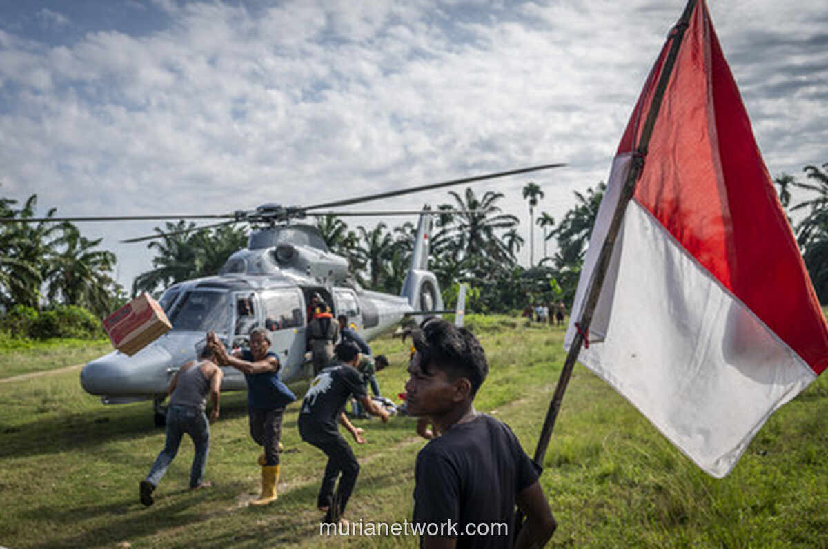 Helikopter TNI AL Turunkan 900 Kg Bantuan ke Aceh Tamiang