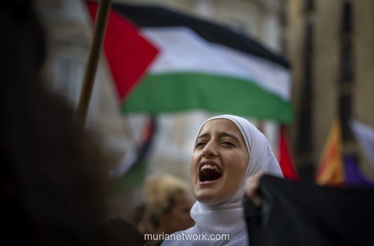 Trump Perluas Larangan Perjalanan, Warga Palestina dan Suriah Tak Boleh Masuk AS