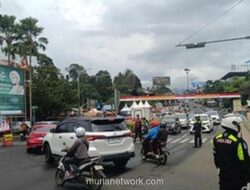 Sistem Satu Arah Dicabut, Arus ke Puncak Kembali Tersendat