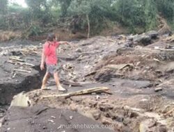 Ribuan Warga Lereng Slamet Masih Terjebak di Pengungsian Usai Banjir Bandang