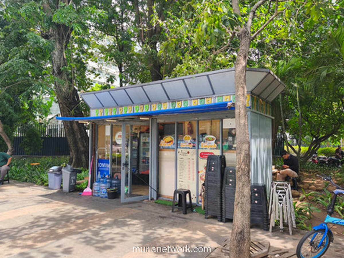 Warkop di Bundaran HI Ditegur, Meja Kursi di Trotoar Harus Minggir