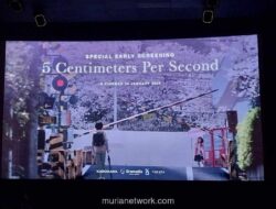 Makoto Shinkai Menangis Saat Tonton Adaptasi Live Action 5 Centimeters Per Second
