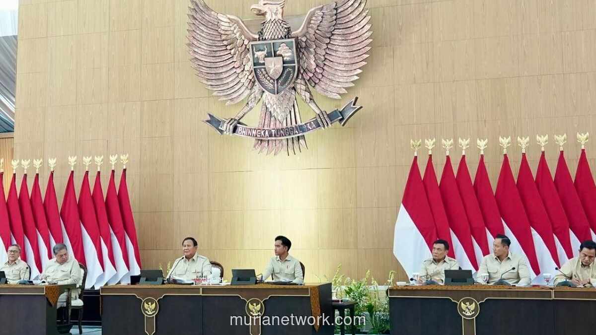 Prabowo Pimpin Evaluasi Kabinet di Hambalang, Fokus pada Sasaran 2026