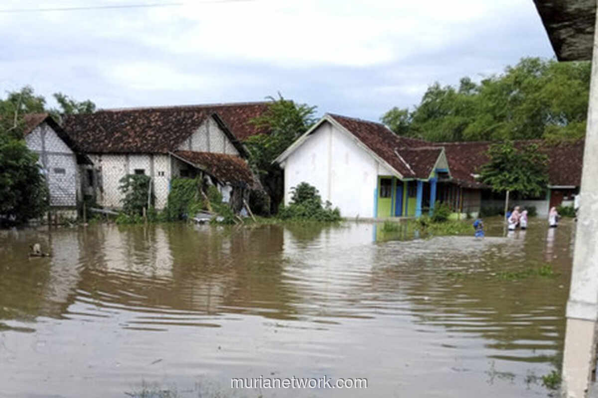 Lamongan Diperpanjang Status Tanggap Darurat, Genangan Air Belum Surut di Enam Kecamatan
