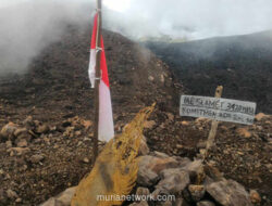 Jenazah Pendaki Muda Terkatung di Lereng Slamet, Cuaca Buruk Tunda Evakuasi
