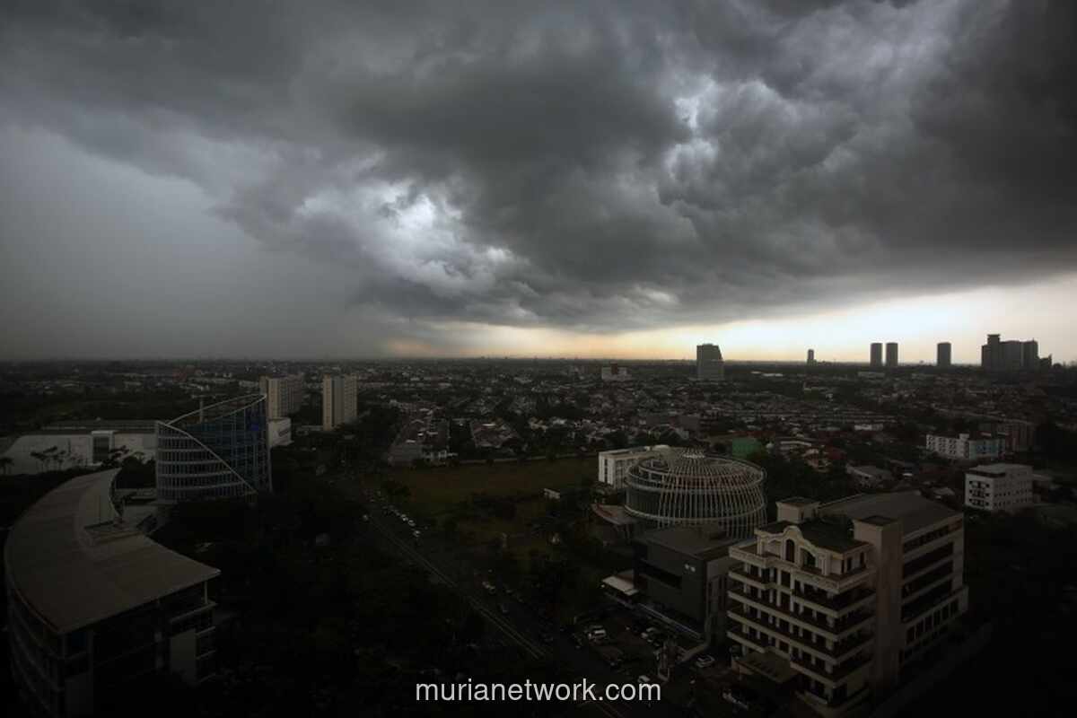 Waspada, Jabodetabek Diguyur Hujan Lebat Disertai Petir dan Angin Kencang