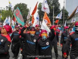 Buruh Tuntut Revisi UMP DKI Rp5,89 Juta, Tolak Pilkada Lewat DPRD