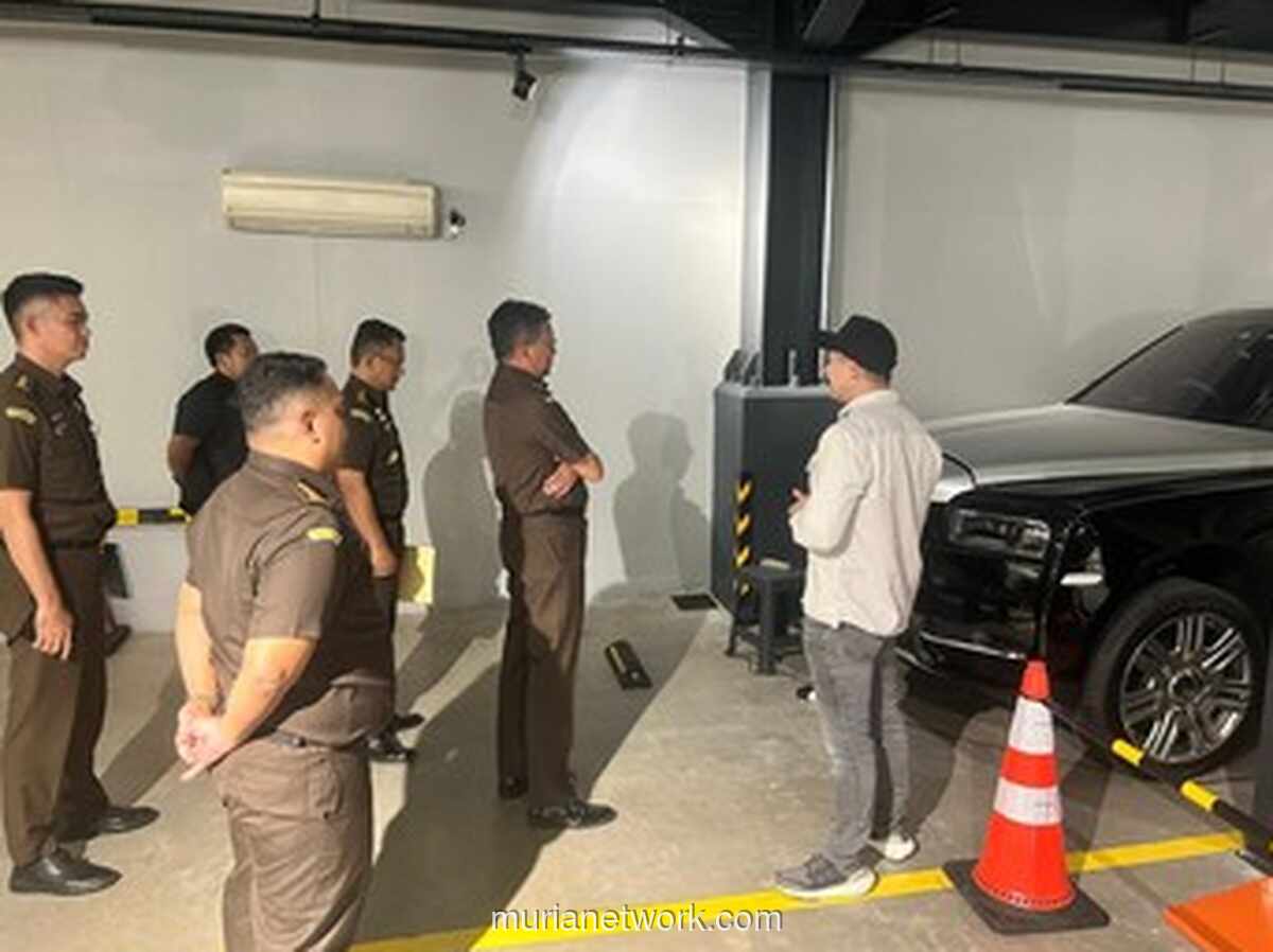 Kuntadi Turun Langsung, Periksa Kondisi Mobil Mewah Harvey Moeis