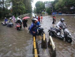 Hujan Deras Guyur Jakarta, 52 RT dan 17 Ruas Jalan Terendam Banjir