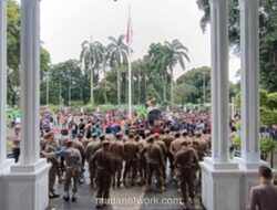 Demo Sopir Angkot Bogor: Kalau Angkot Dihapus, Anak Istri Kami Mau Makan Apa?