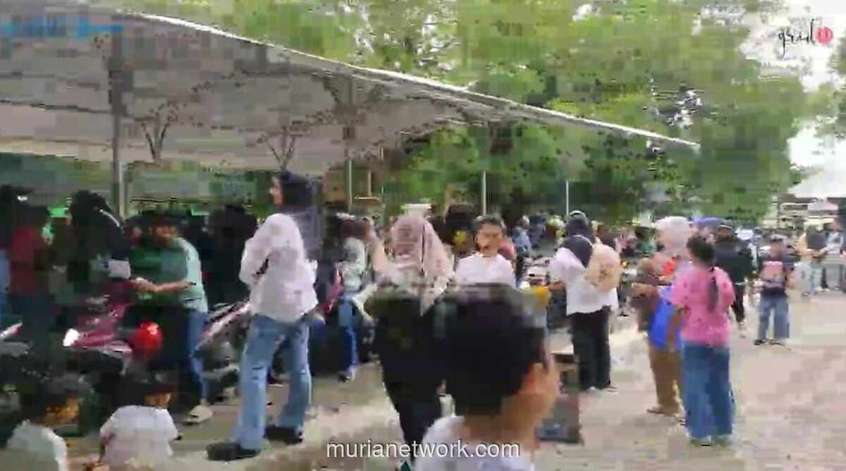 Antrean Panjang di Ragunan, Liburan Murah yang Tak Pernah Sepi Pengunjung