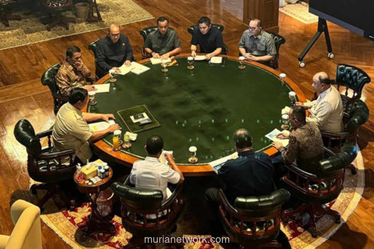 Presiden Prabowo Gelar Rapat Khusus, Fokuskan pada Industri Garmen hingga Semikonduktor