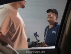 Modus Baru di Pintu Tol: Helm Dilempar, Pengendara Mobil Jadi Sasaran Pemerasan