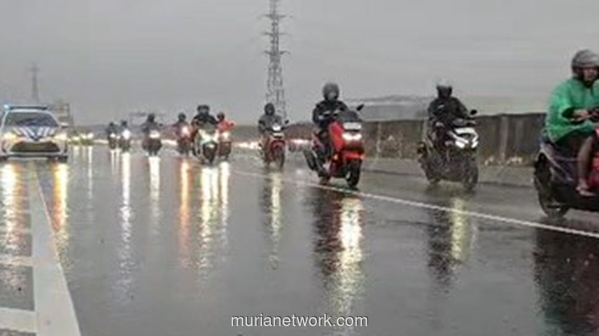 Banjir Marunda, Pengendara Motor Terpaksa Masuk Tol