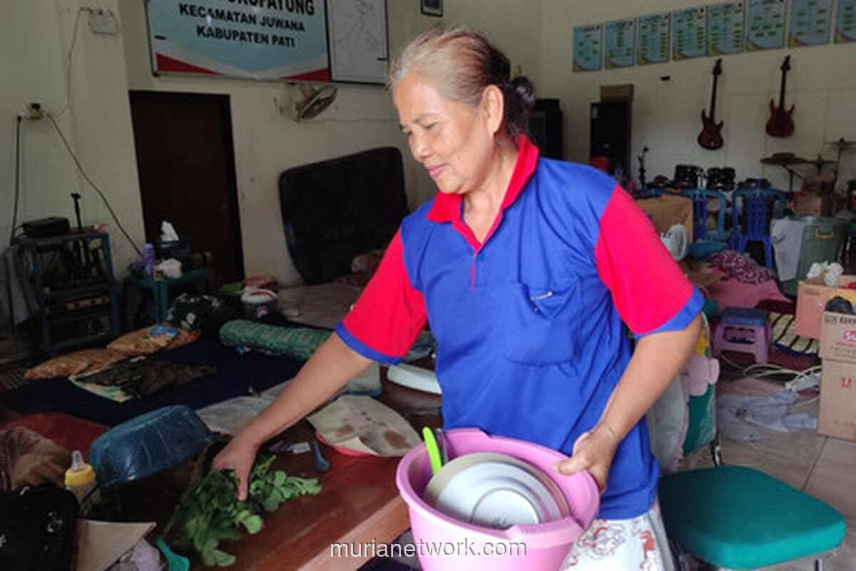 Tiga Pekan Banjir Pati, Kerupuk dan Jajanan Tak Lagi Menghidupi