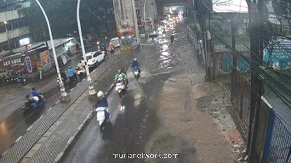 Hujan Deras Pagi Ini, Sejumlah Ruas Jalan di Jakarta Tergenang