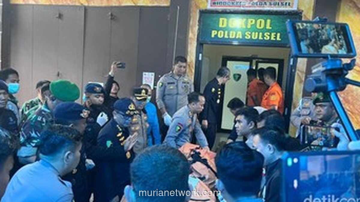 Jenazah Korban Pertama Kecelakaan ATR 42-500 Akhirnya Tiba di RS Bhayangkara