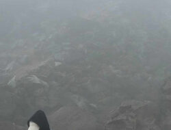 Ranaka: Puncak yang Hanya Awal, Kawah yang Uji Nyali