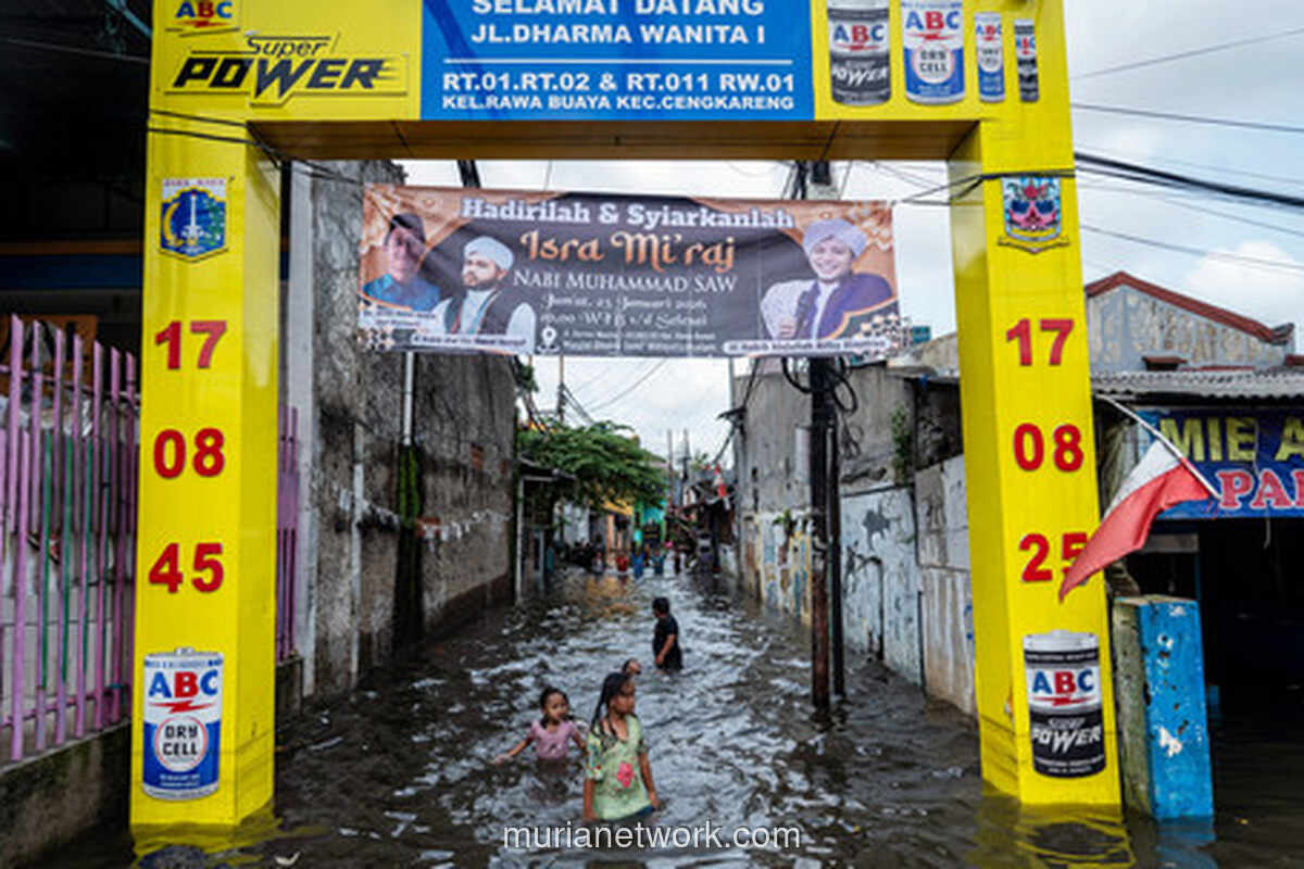 Sembilan RT di Jakarta Masih Terendam, Warga Mulai Mengungsi