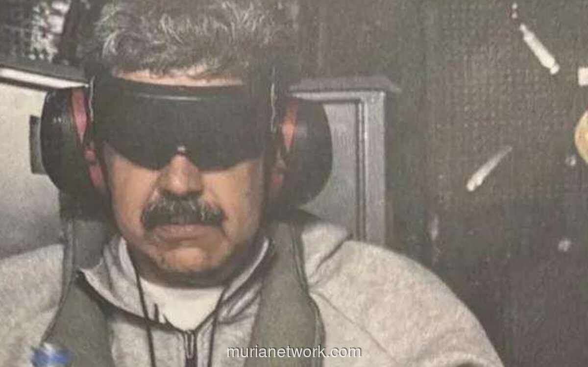 Trump Unggah Foto Sensasional: Maduro Diborgol di Atas Kapal Perang AS