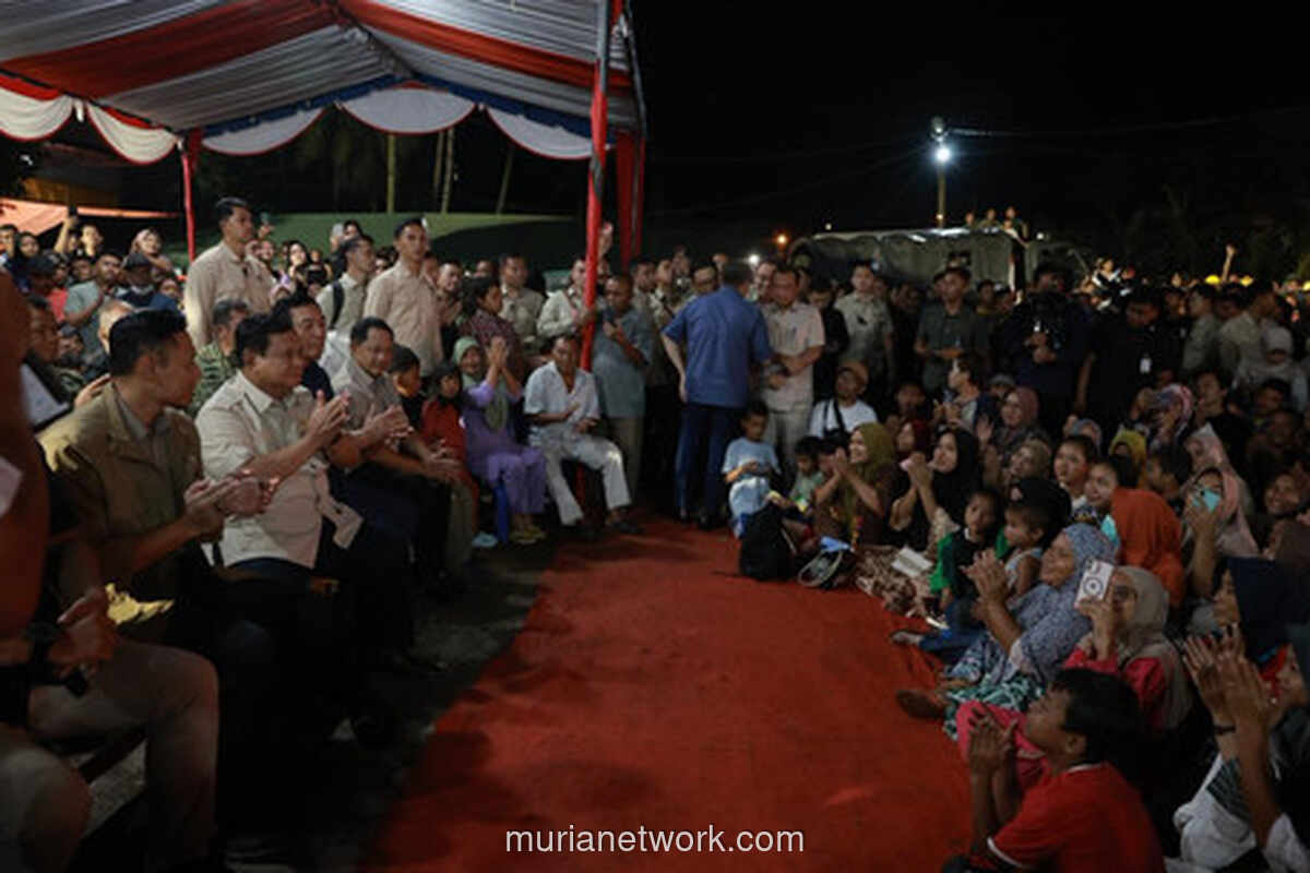 Pergantian Tahun di Tenda Pengungsian: Prabowo Sambangi Korban Banjir Batang Toru