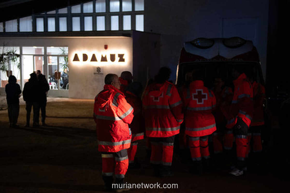 Evakuasi Berlanjut, Korban Masih Terjebak di Reruntuhan Kereta Andalusia