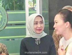 Mantan Dirut ASDP Ira Puspadewi Hadiri Sidang Nadiem, Dukungan untuk Teman Lama di Tengah Gugatan