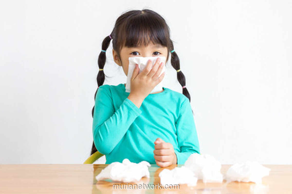 Jangan Buru-buru ke Apotek, Flu Anak Sering Cukup Dirawat dengan Cara Ini