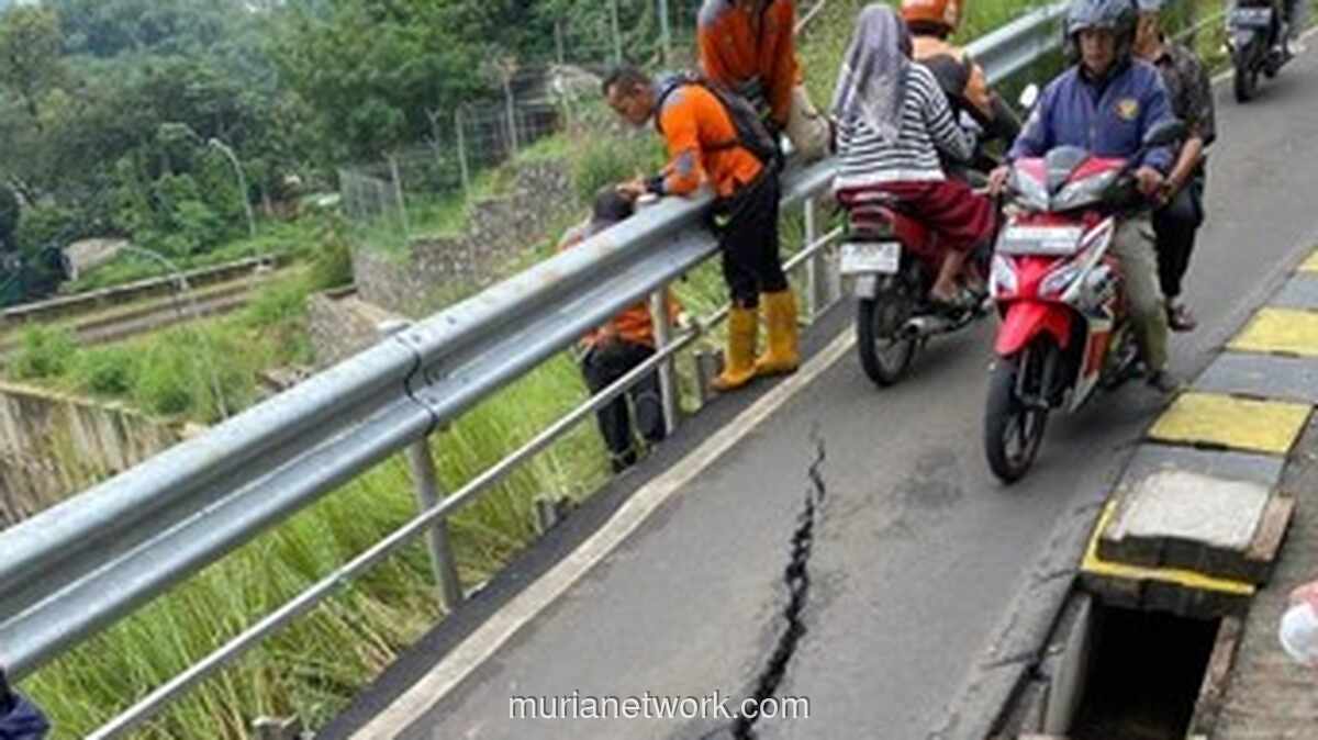 Jalan Salah Danasamsita Ambles, Wali Kota Bogor Tutup Akses Sementara