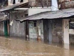 Kali Cakung Meluap Lagi, Ratusan Rumah di Cakung Terendam Air Cokelat