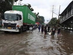 Jakarta Tenggelam: 121 RT dan 16 Ruas Jalan Masih Terendam Banjir