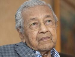 Mahathir Mohamad, 100 Tahun, Jalani Rehabilitasi Usai Alami Patah Tulang Pinggul