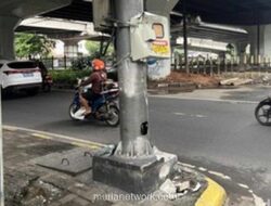 Bus Transjakarta Tabrak Tiang Listrik, Lalu Lintas Jagakarsa Lumpuh Berjam-jam