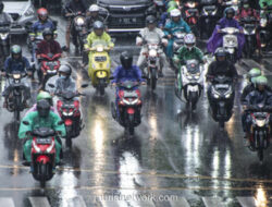 Hujan Lebat dan Angin Kencang Guyur Jabodetabek, BMKG Tetapkan Status Siaga