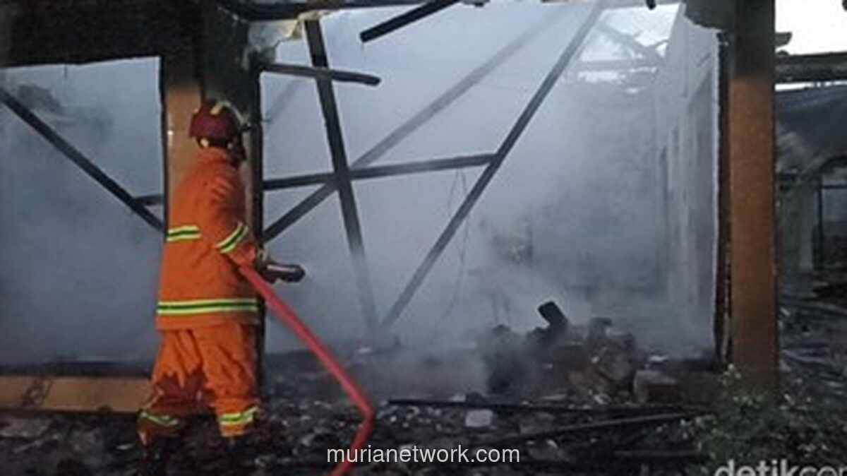 Cinta 10 Tahun Berakhir Tragis, Rumah Mantan Kekasih Dibakar di Tulungagung
