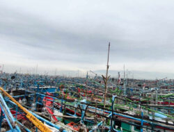 Polairud Buka Jalur Pelayaran Muara Angke yang Tersumbat