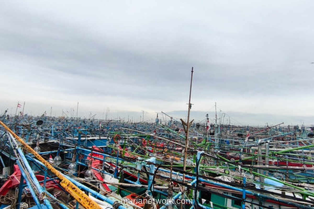 Polairud Buka Jalur Pelayaran Muara Angke yang Tersumbat