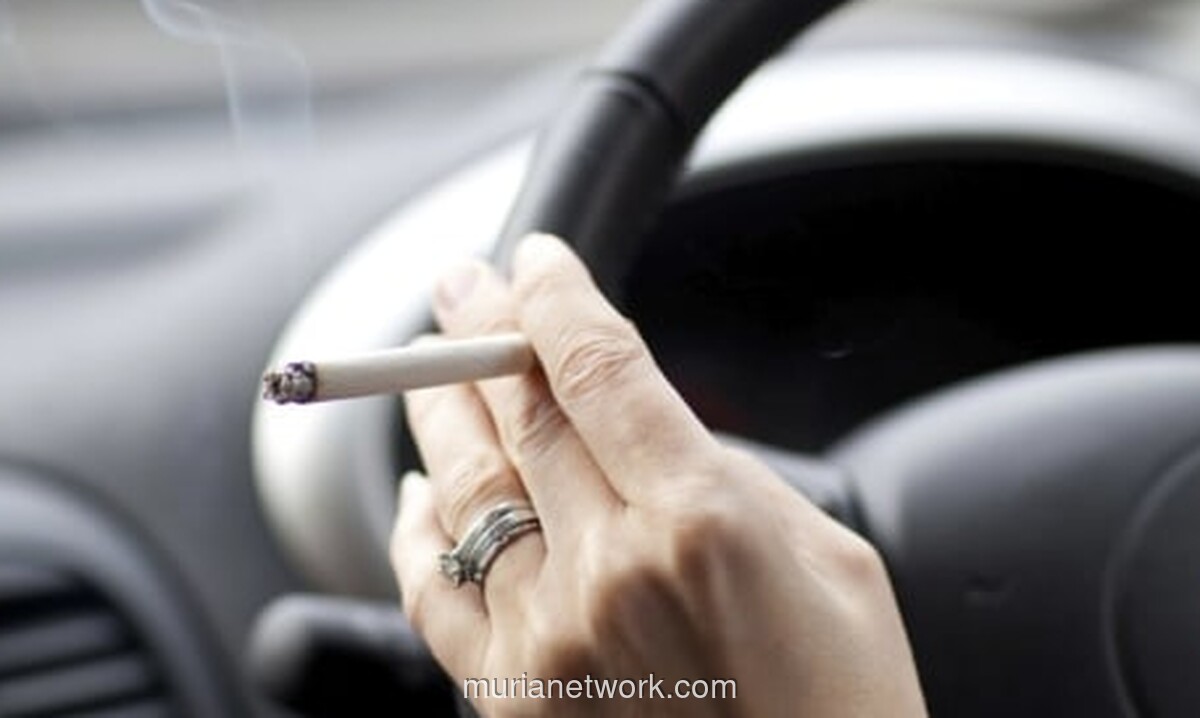 Aturan Merokok Sambil Nyetir Digugat ke MK, Penggugat Minta Sanksi Lebih Tegas