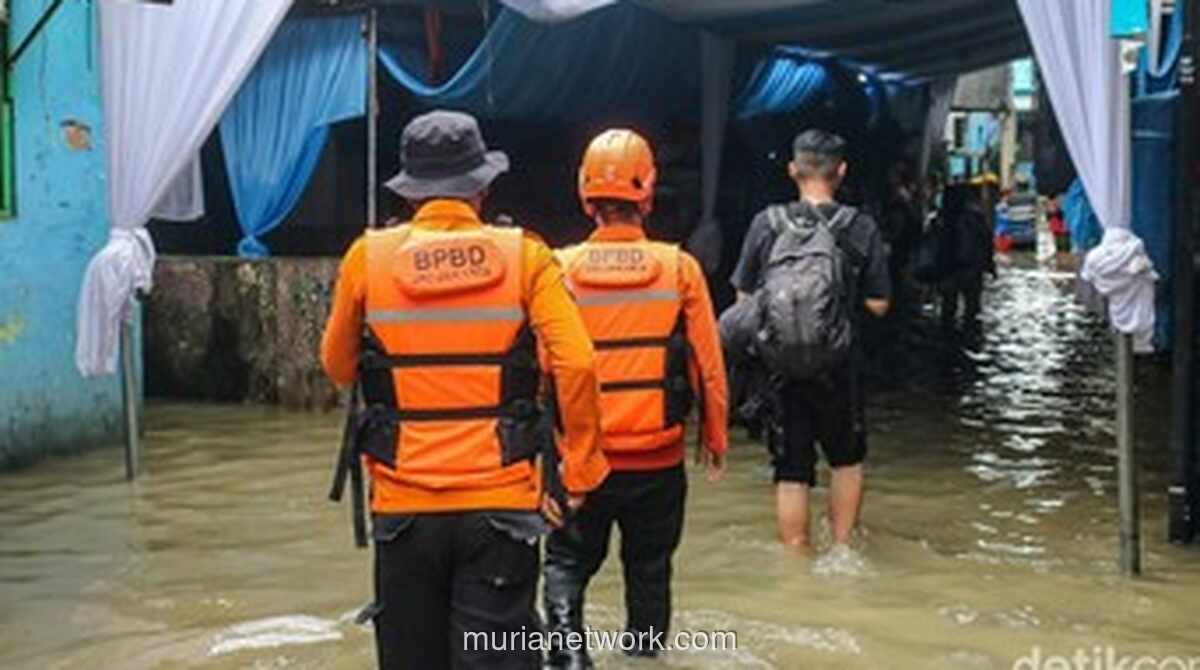 29 RT Masih Tergenang, Warga Ibu Kota Bertahan di Pengungsian