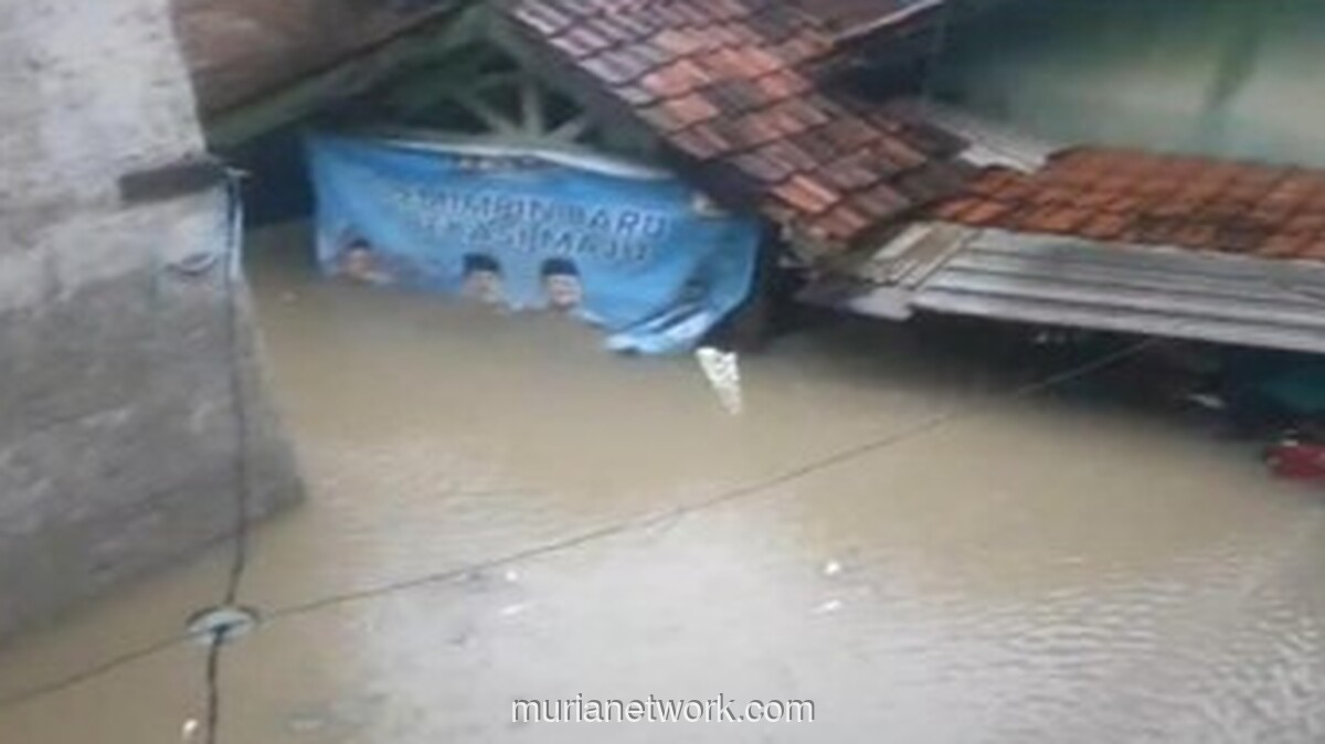 Banjir Setinggi Dua Meter Rendam Sebelas Titik di Bekasi