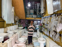 Dari Hotel Mewah ke Lapak Manggarai: Kisah Kloset Bekas yang Disulap Kembali Kinclong