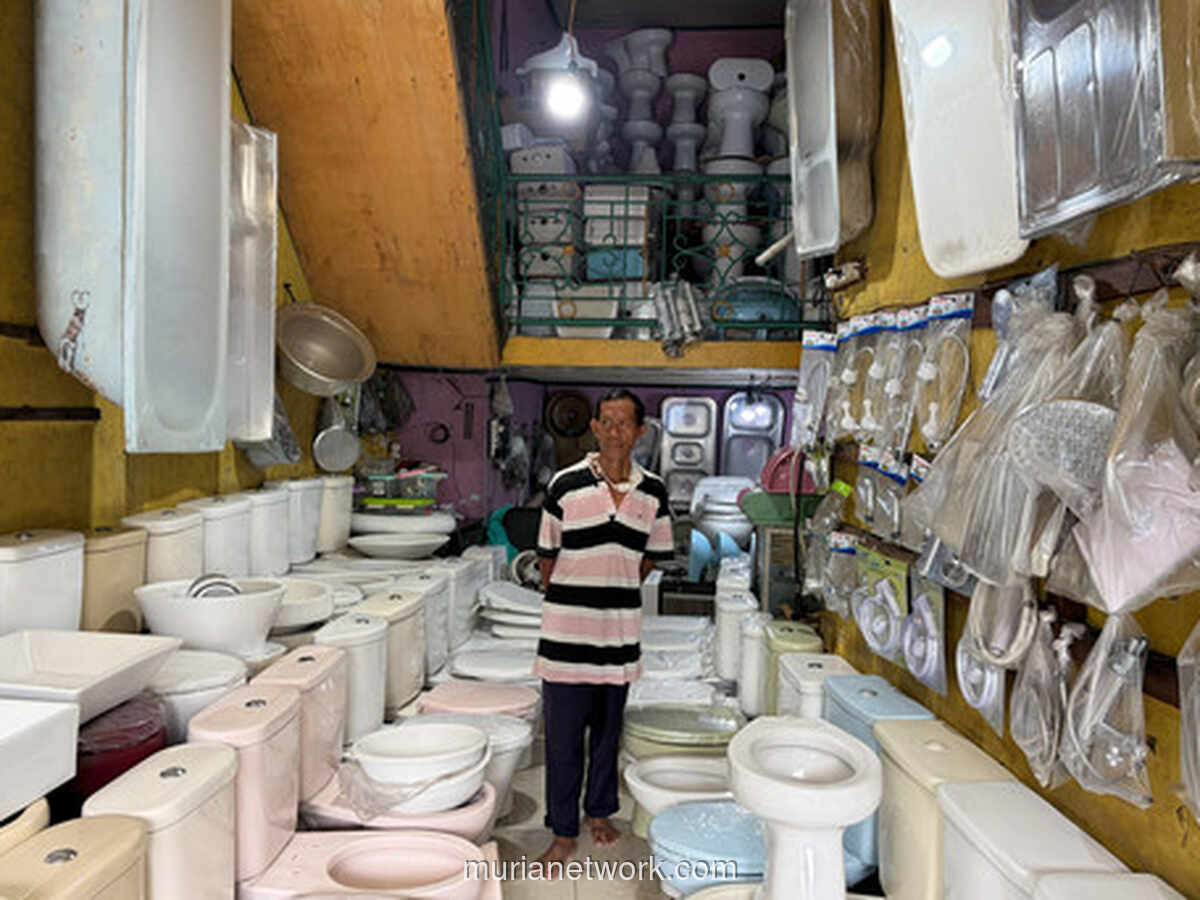 Dari Hotel Mewah ke Lapak Manggarai: Kisah Kloset Bekas yang Disulap Kembali Kinclong