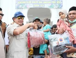 Tito Karnavian Serahkan Bantuan dan Angin Segar Rp1,6 Triliun untuk Aceh Pascabencana
