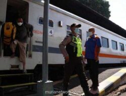 Banjir Lumpuhkan Jalur KA Kendal, Delapan Kereta Terjebak dan Terlambat