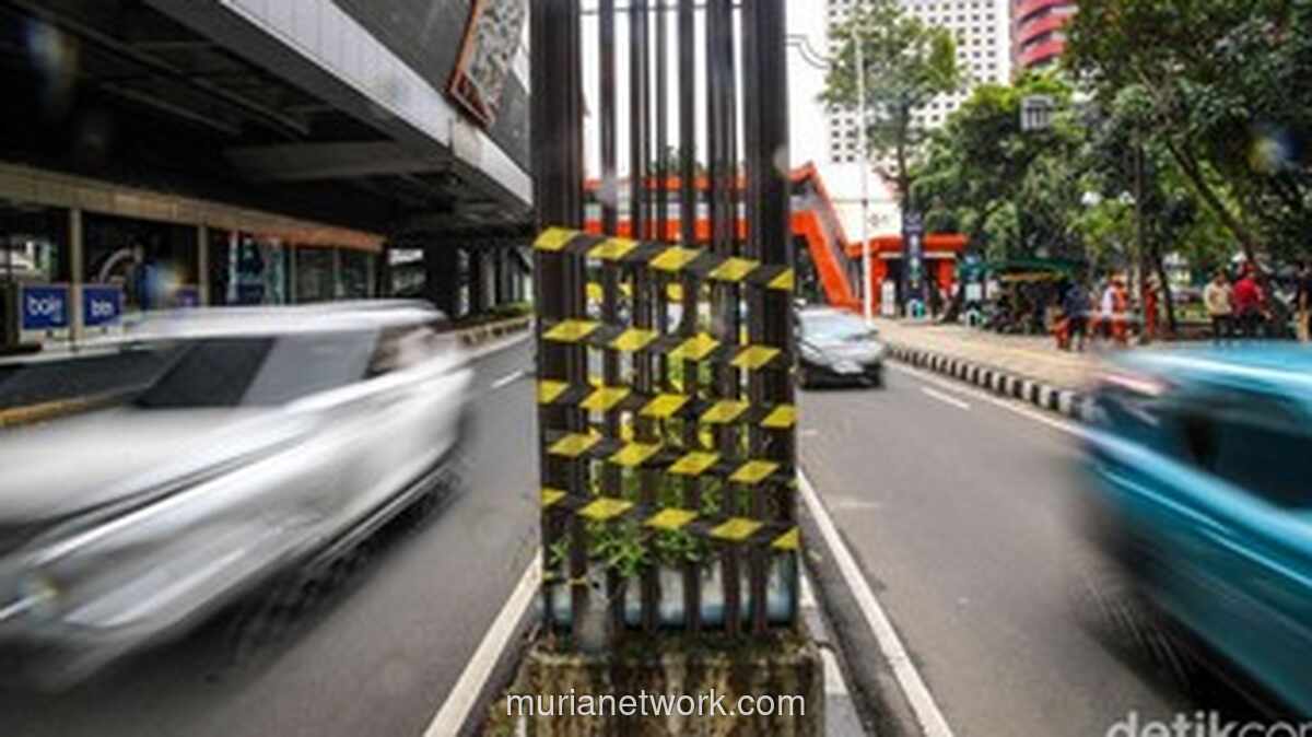 Monorel Mangkrak di Rasuna Said Mulai Dibongkar, Pekerjaan Dijalankan Malam Hari