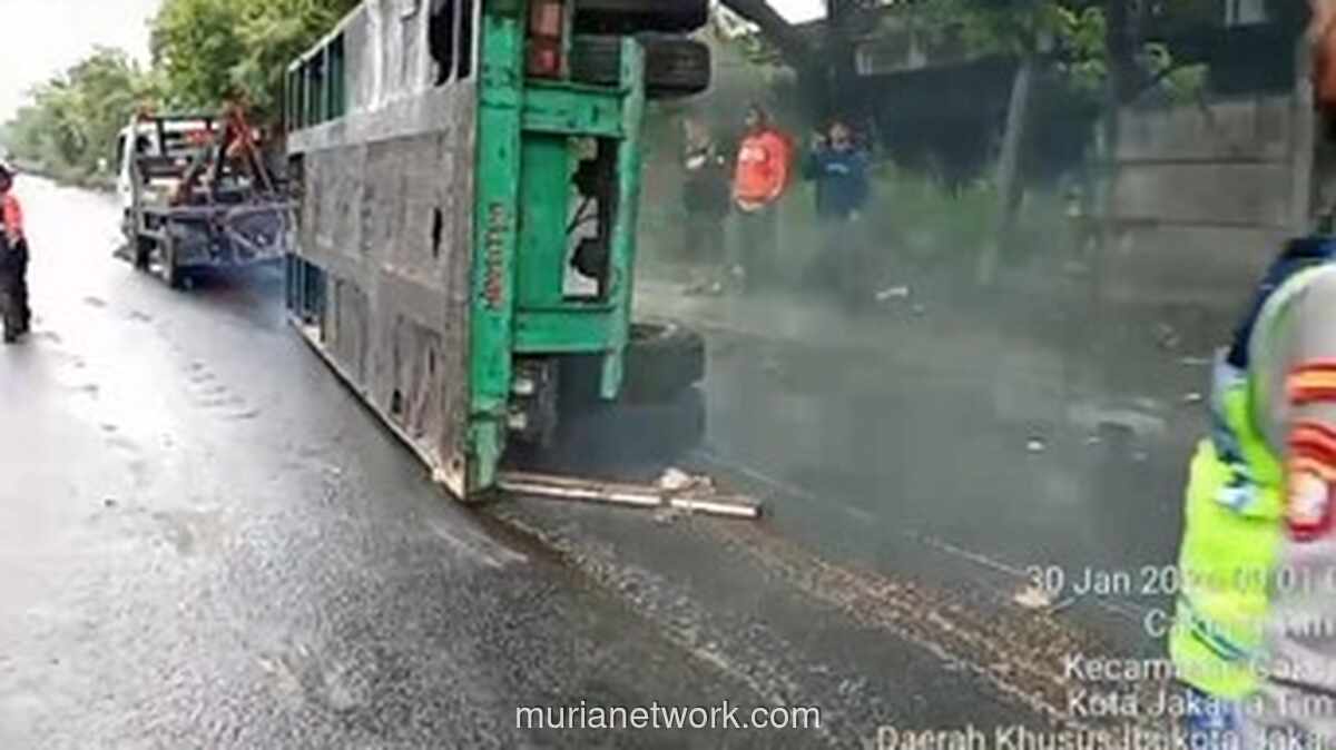 28 Ton Kontainer Terguling, Akses Cilincing ke Pelabuhan Lumpuh 5 Jam