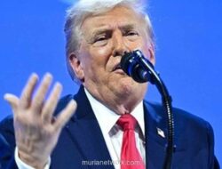 Trump Angkat Bicara Soal Memar Misterius di Davos: Cuma Terbentur Meja
